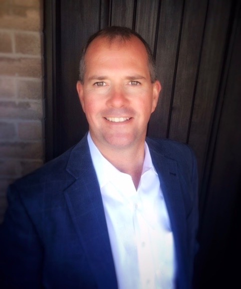 Kelly Roberts Headshot 2021